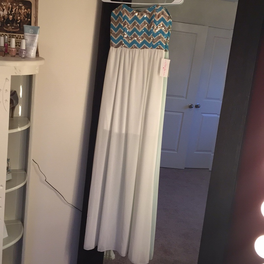 NWT Sparkling strapless maxi dress Size S